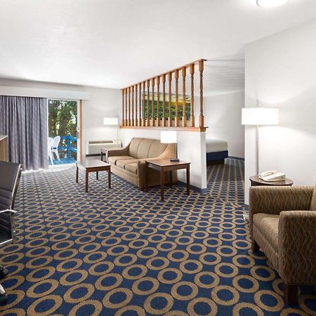 Days Inn By Wyndham Wauseon Exterior foto